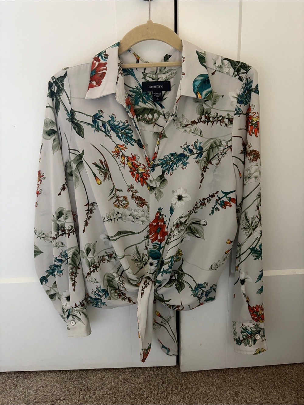 Karen Kane Cream Floral Button-Front Tie Hem Blouse
